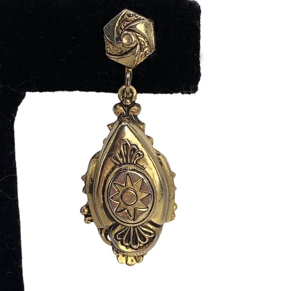 VINTAGE  RARE 1940s MCM Gold Tone Etched Boho Drop Earrings - Picture 4 of 9